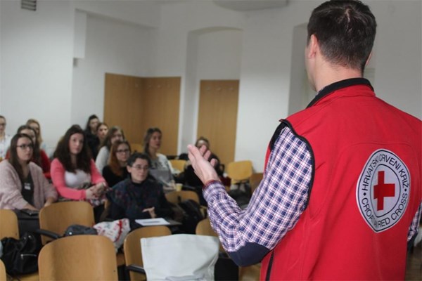 HCK educirao studente o radu s tražiteljima azila i žrtvama trgovanja ljudima